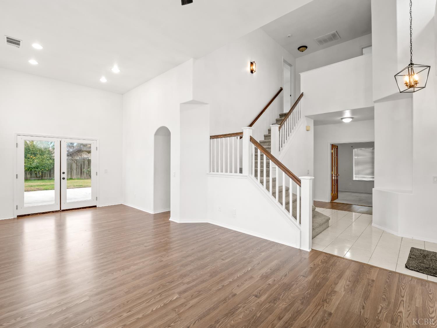 465 Camden Ct, Lemoore, CA 93245