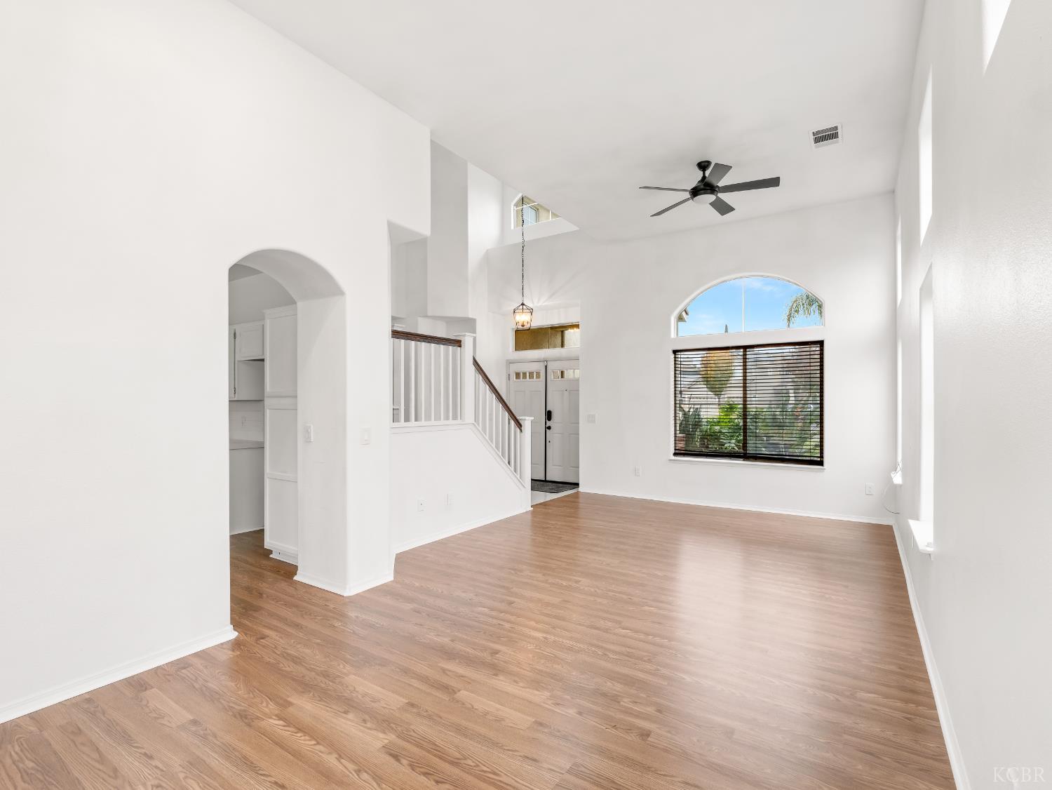 465 Camden Ct, Lemoore, CA 93245