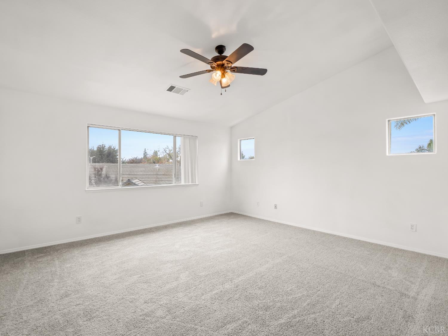 465 Camden Ct, Lemoore, CA 93245