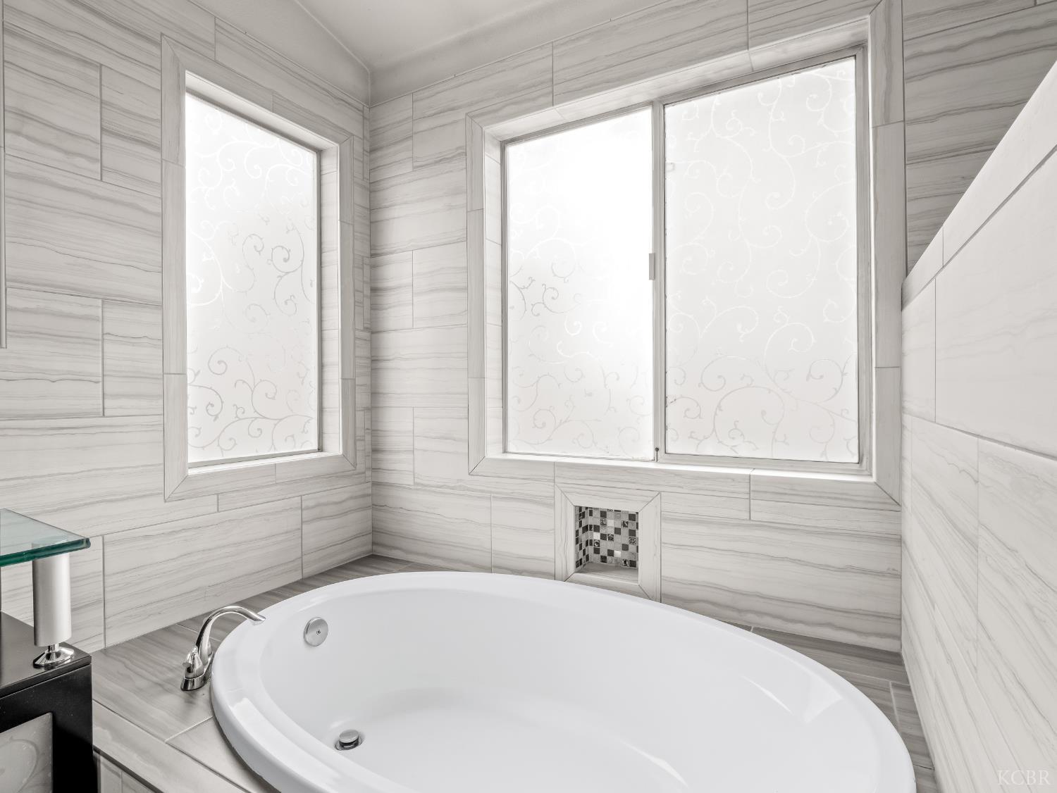 465 Camden Ct, Lemoore, CA 93245