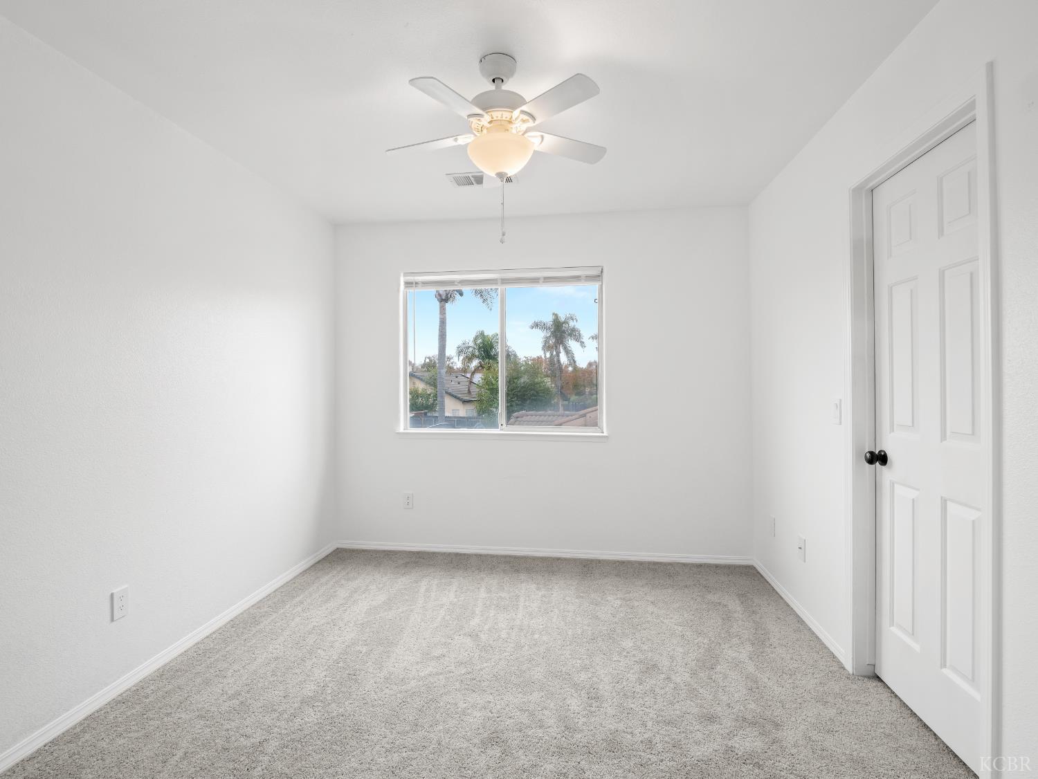 465 Camden Ct, Lemoore, CA 93245