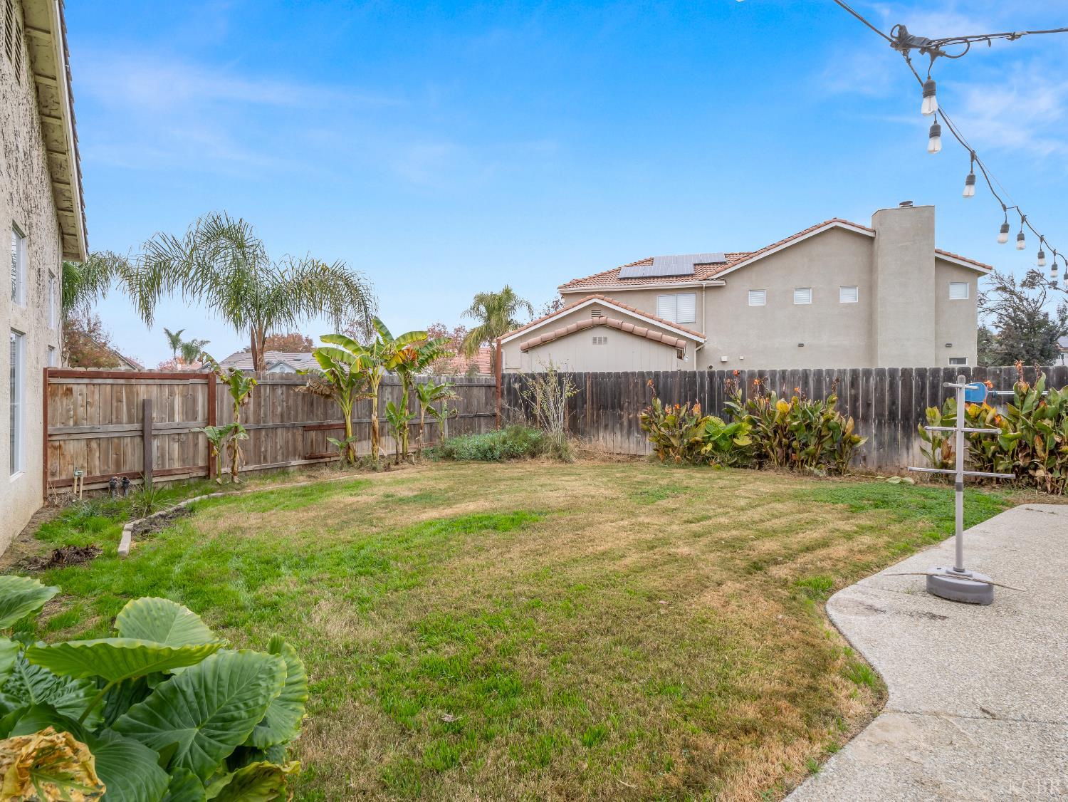 465 Camden Ct, Lemoore, CA 93245