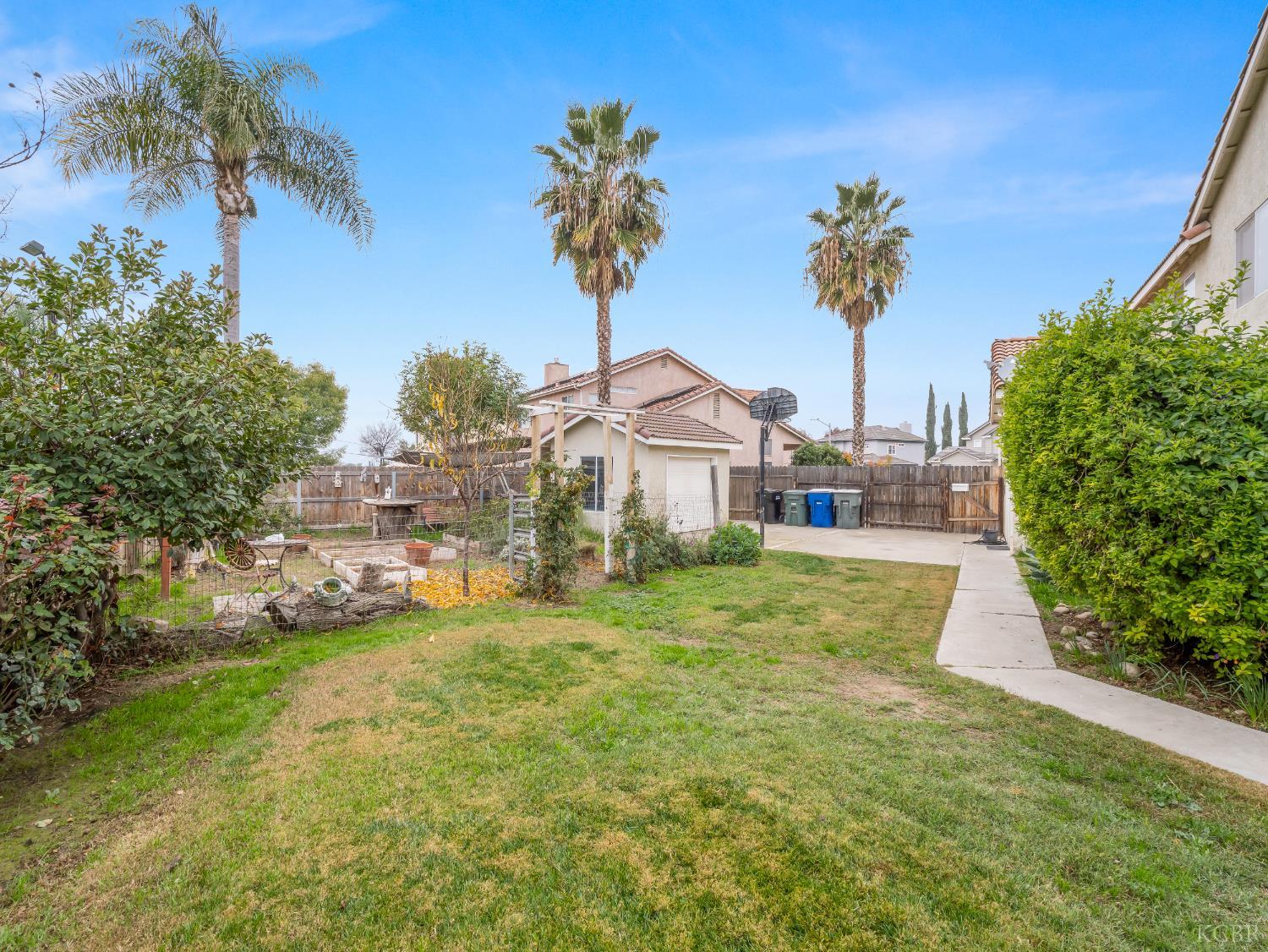 465 Camden Ct, Lemoore, CA 93245