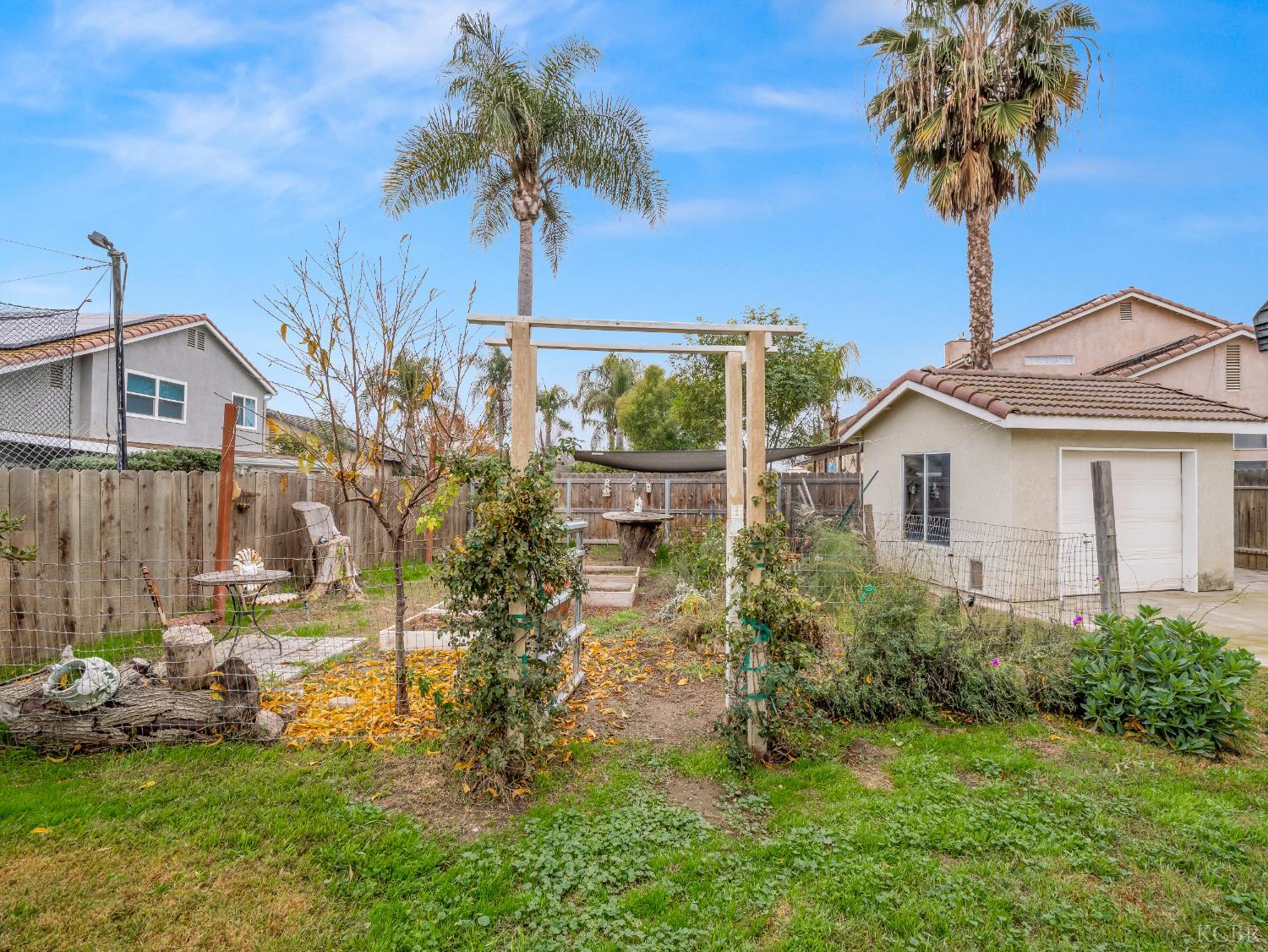 465 Camden Ct, Lemoore, CA 93245