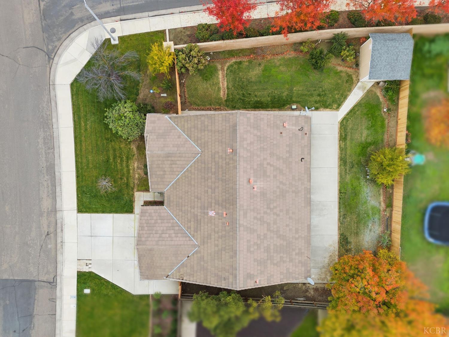 1975 W Tudor Ln, Hanford, CA 93230