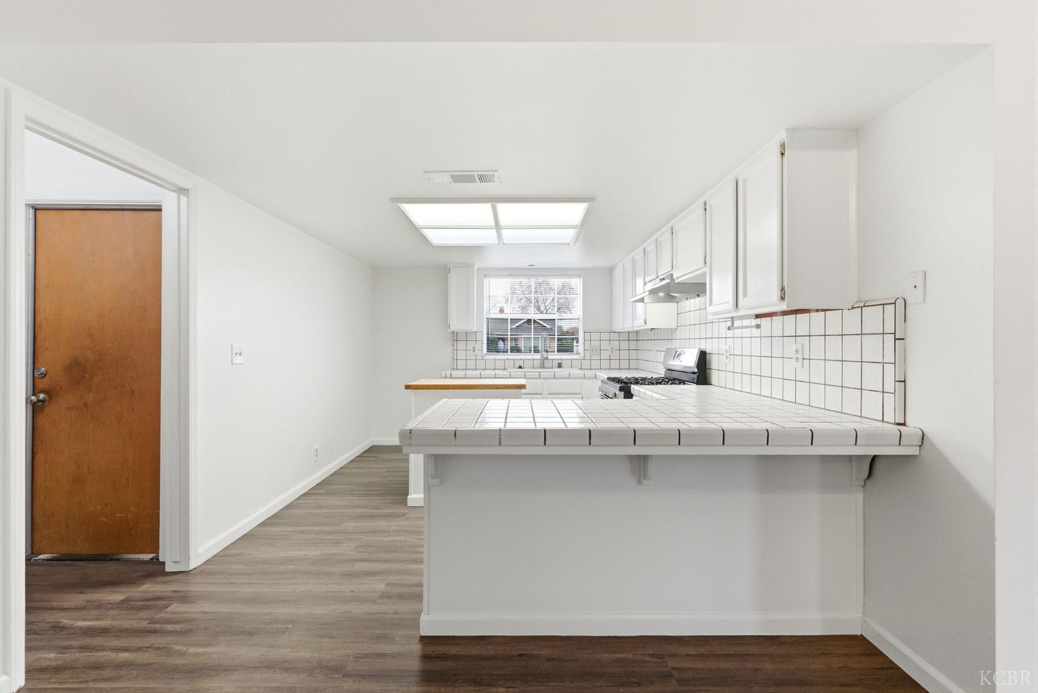 969 Lakewood Dr, Hanford, CA 93230