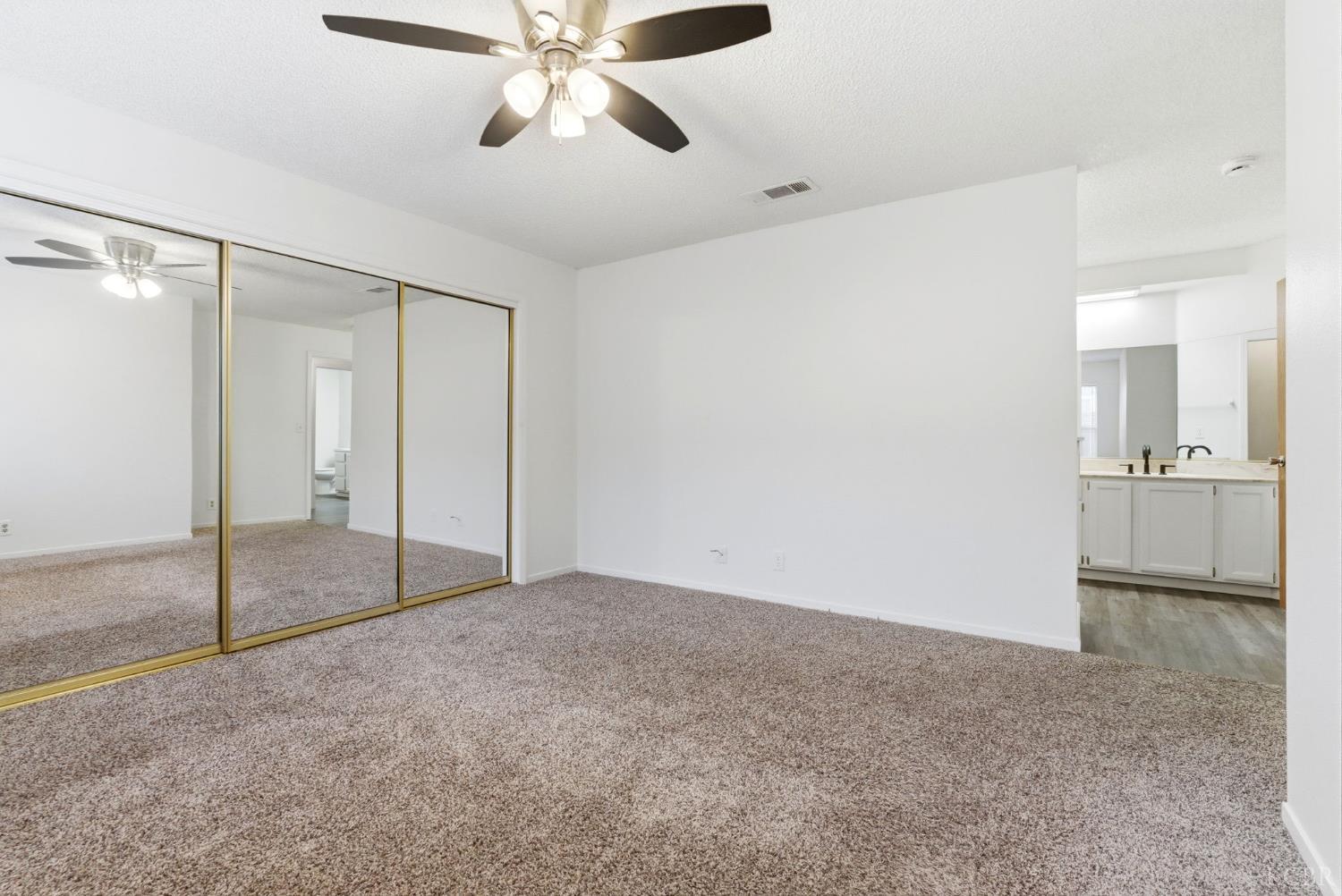 969 Lakewood Dr, Hanford, CA 93230