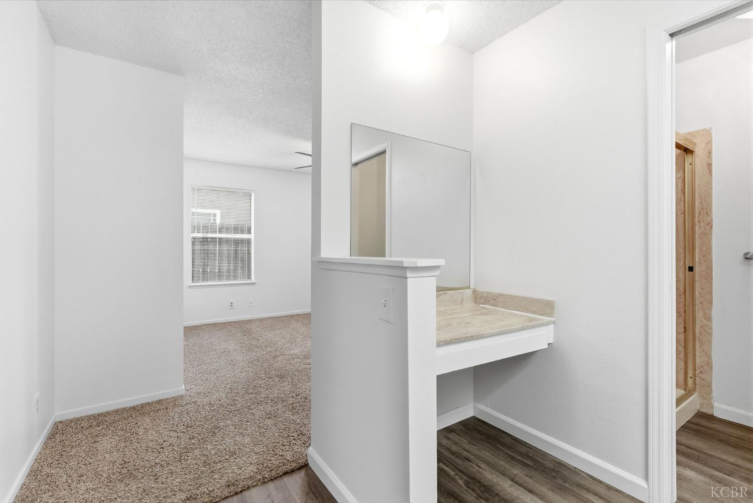 969 Lakewood Dr, Hanford, CA 93230