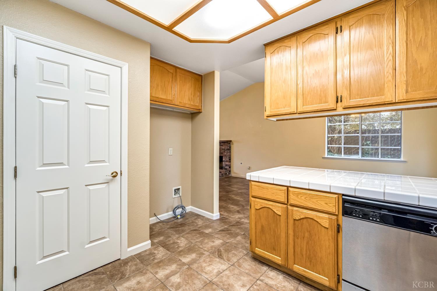 3632 E Willow Ct, Visalia, CA 93292