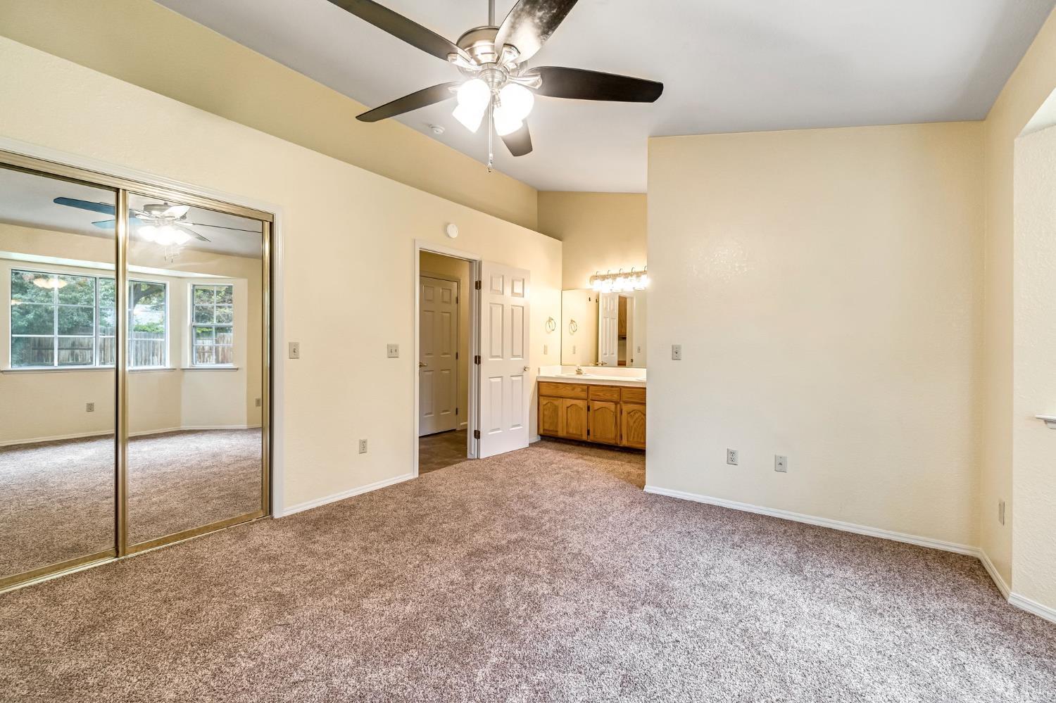 3632 E Willow Ct, Visalia, CA 93292