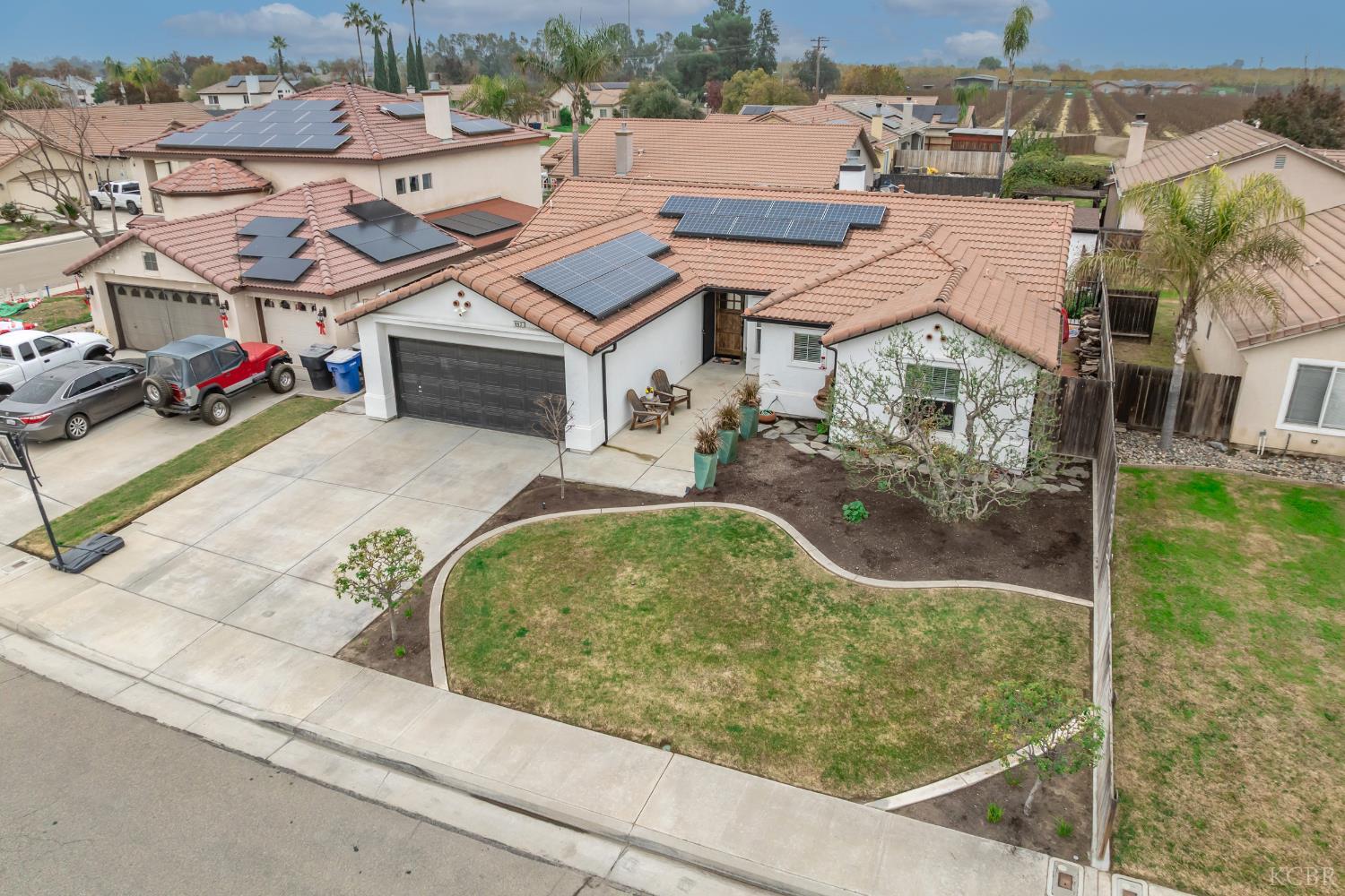 952 Meadow View Rd, Hanford, CA 93230