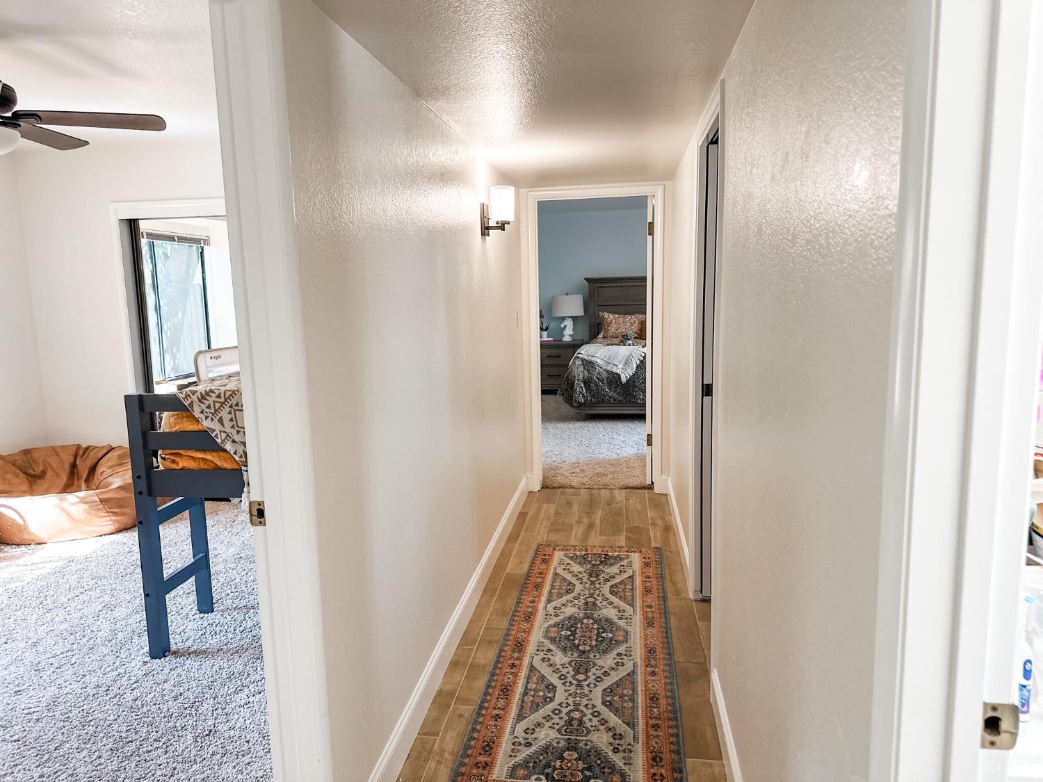 126 W Windsor Dr, Hanford, CA 93230