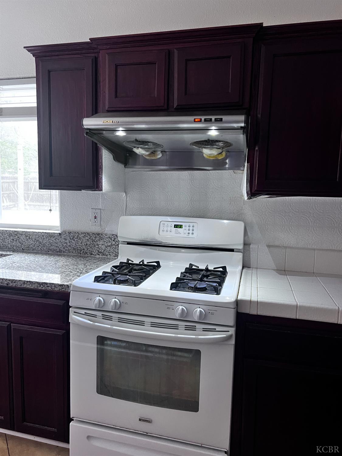 1950 W Rio Hondo Way, Hanford, CA 93230