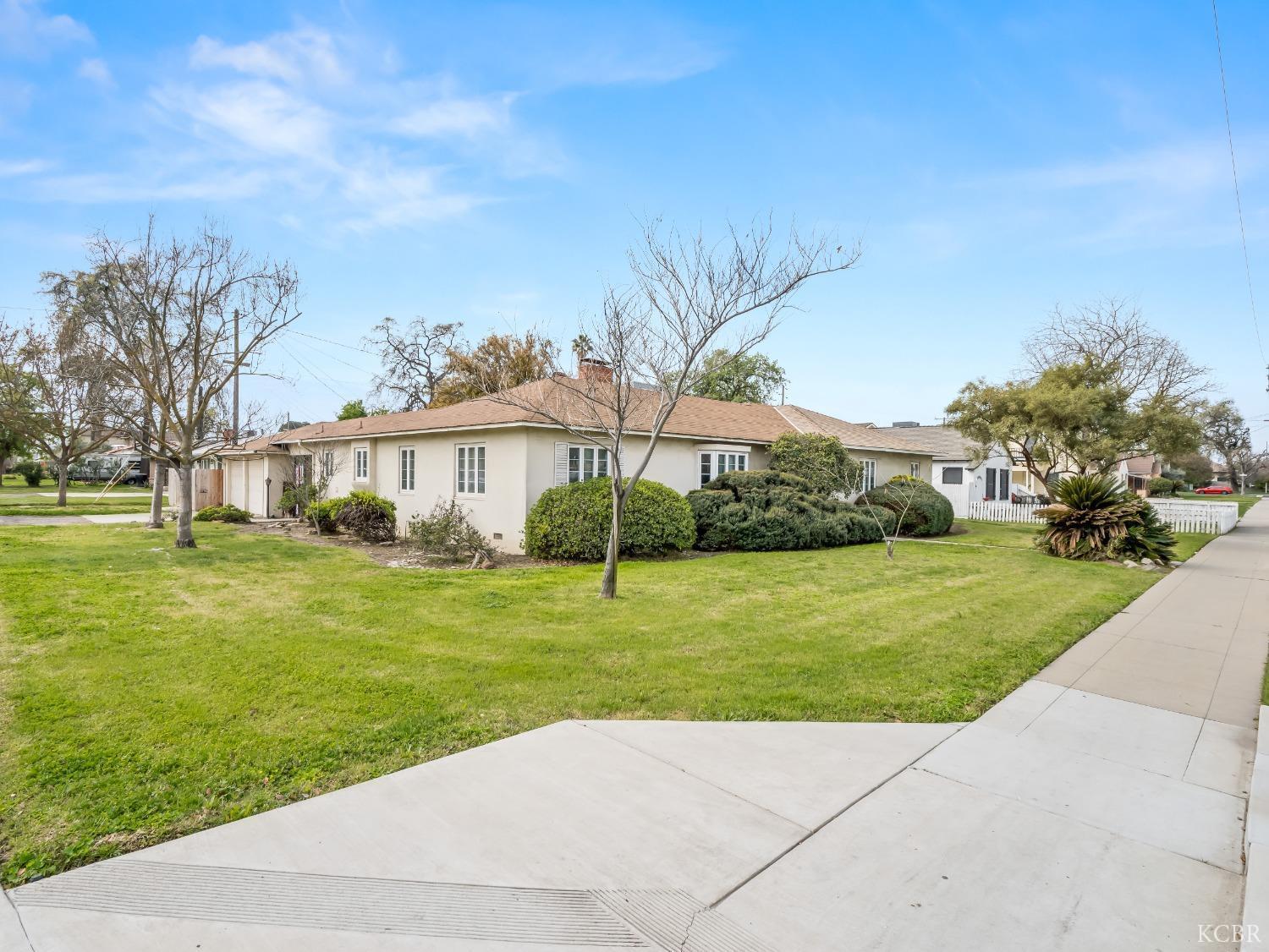 403 W Grangeville Blvd, Hanford, CA 93230