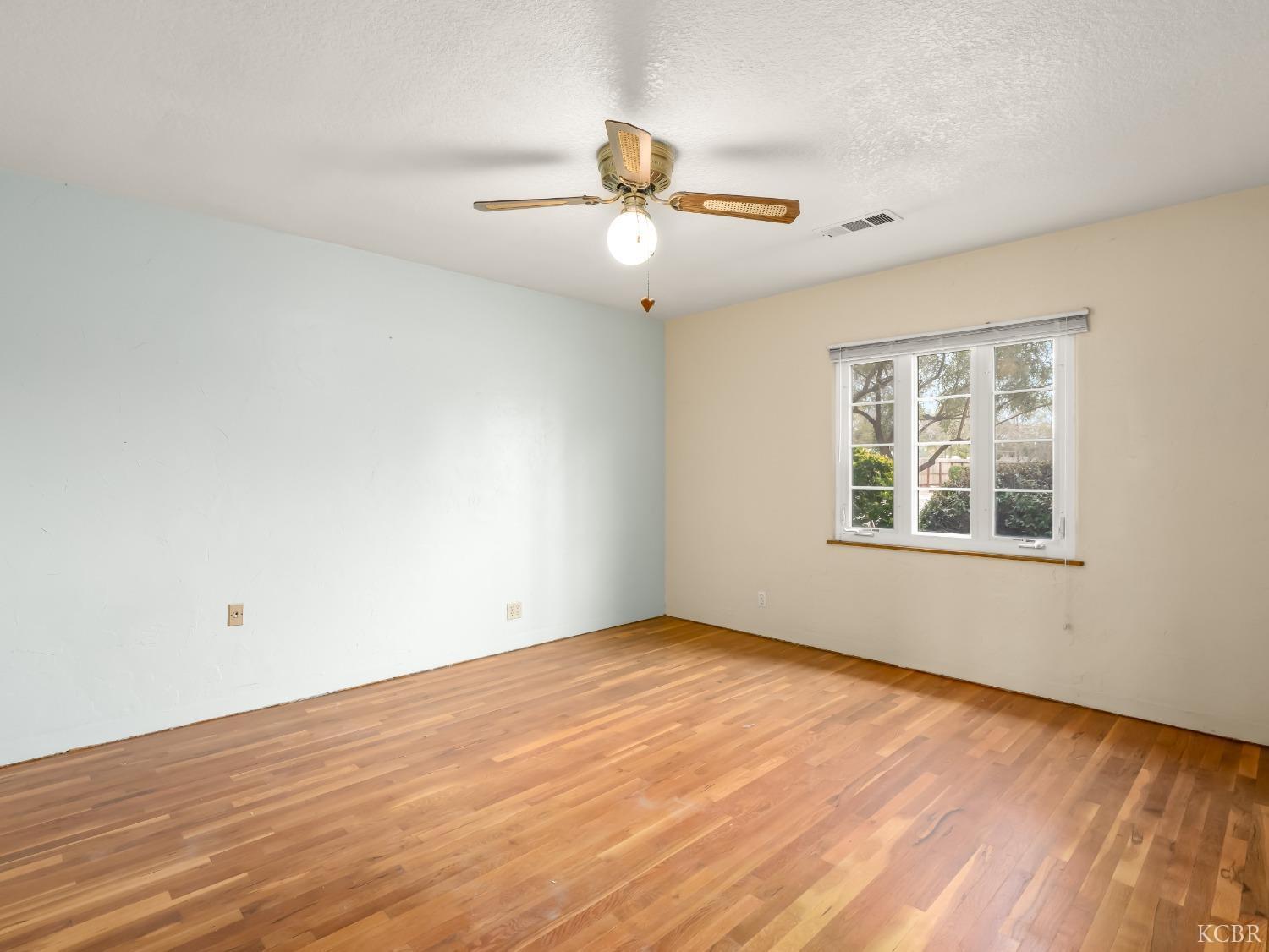 403 W Grangeville Blvd, Hanford, CA 93230