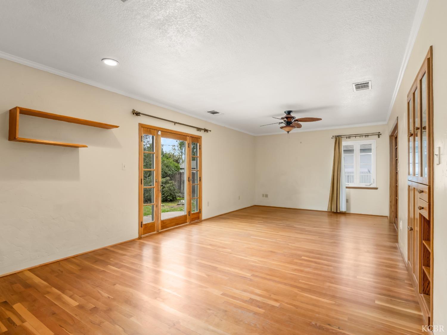 403 W Grangeville Blvd, Hanford, CA 93230