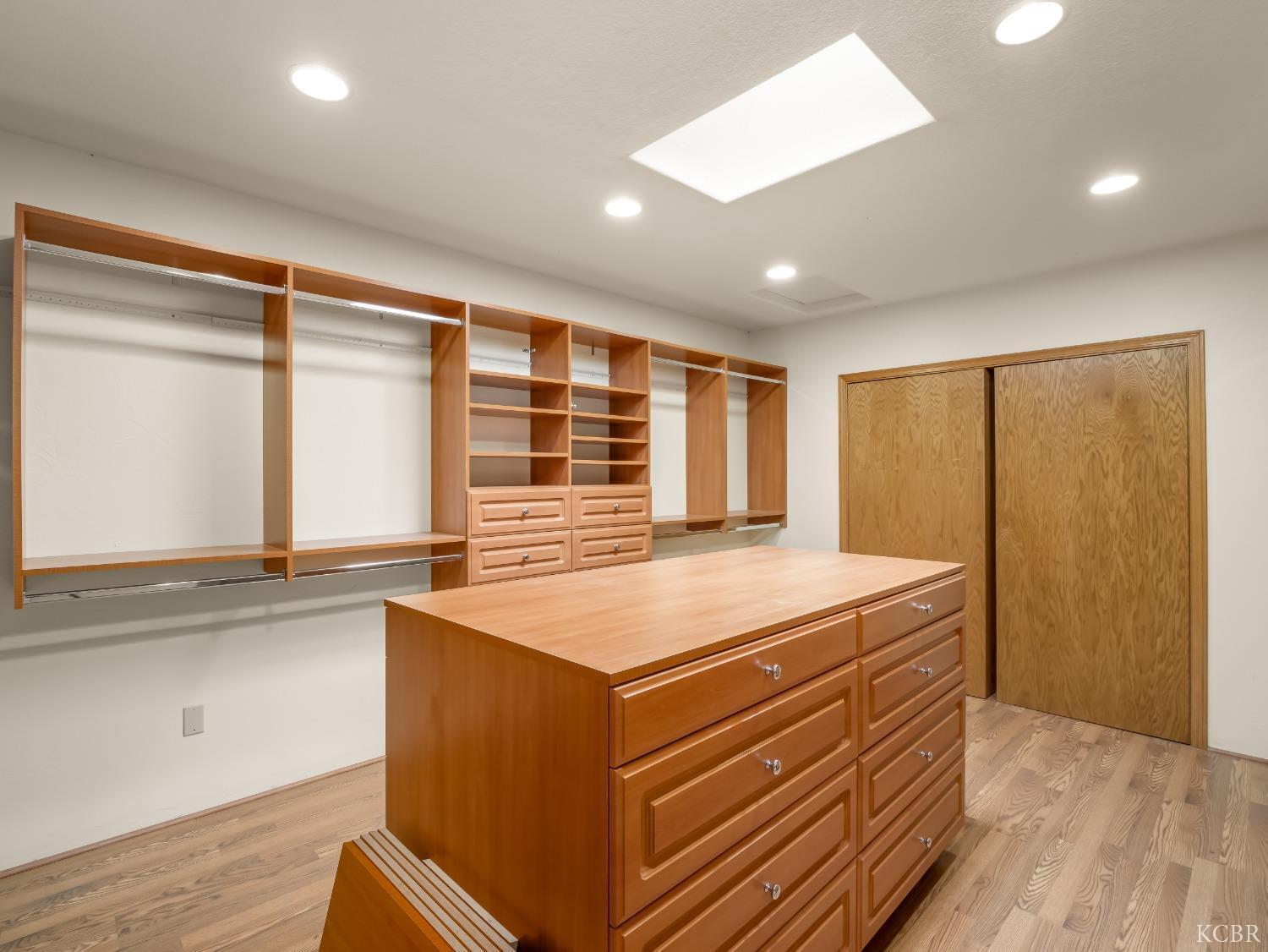 403 W Grangeville Blvd, Hanford, CA 93230