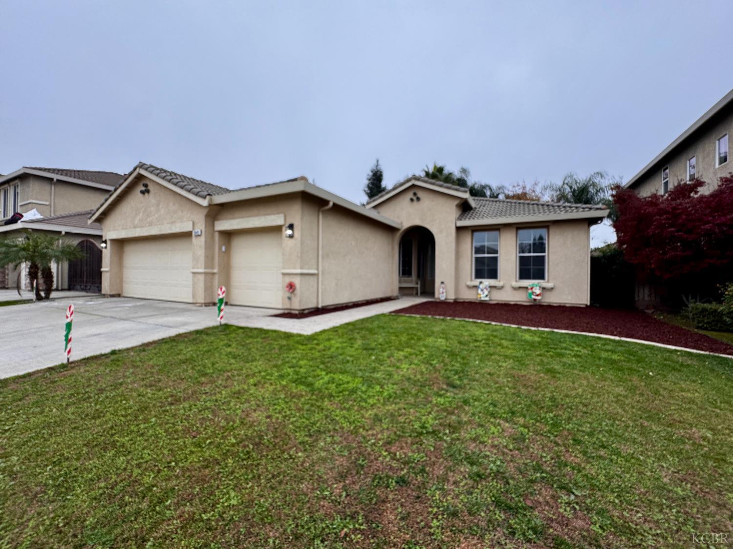 2945 W vine Ave, Visalia, CA 93291
