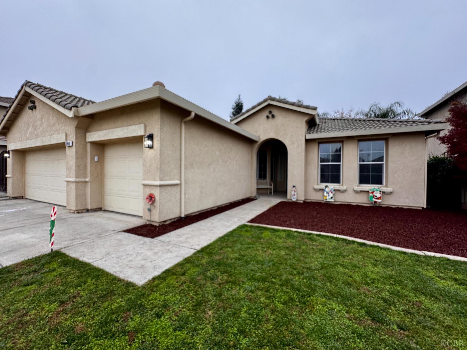 2945 W vine Ave, Visalia, CA 93291