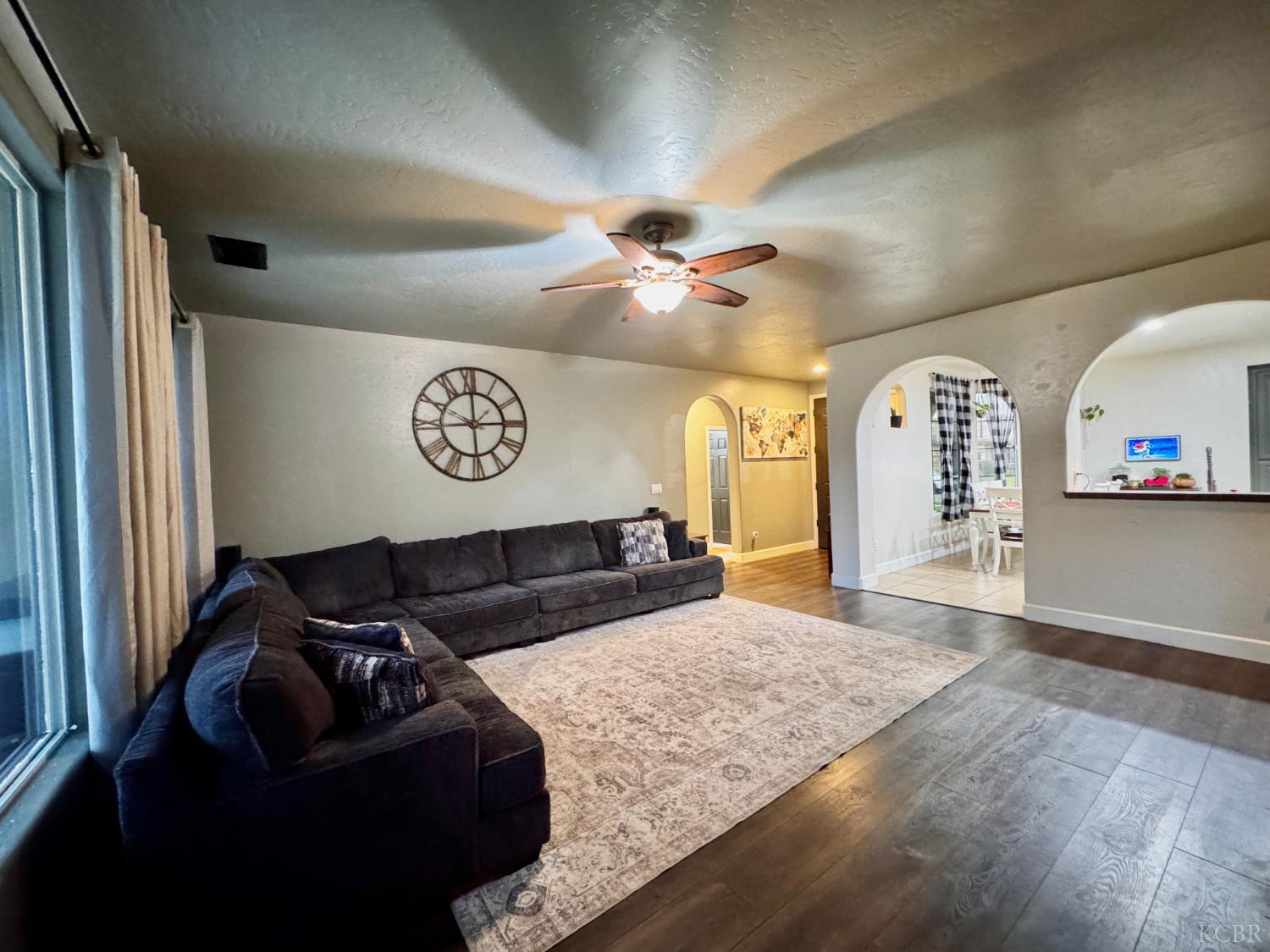 2945 W vine Ave, Visalia, CA 93291