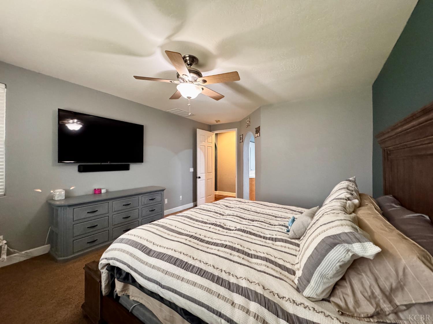 2945 W vine Ave, Visalia, CA 93291