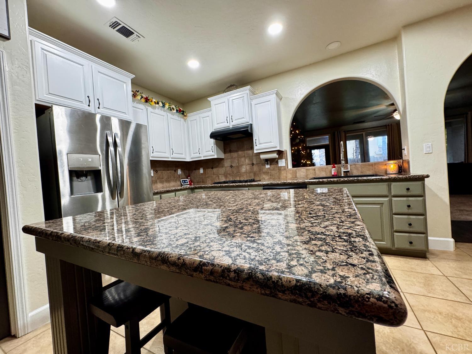 2945 W vine Ave, Visalia, CA 93291