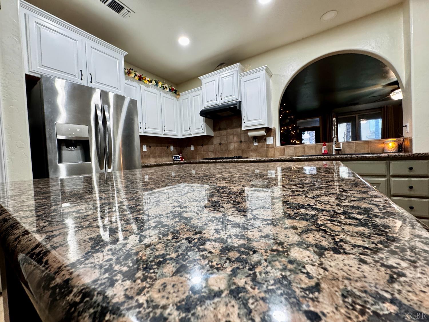 2945 W vine Ave, Visalia, CA 93291