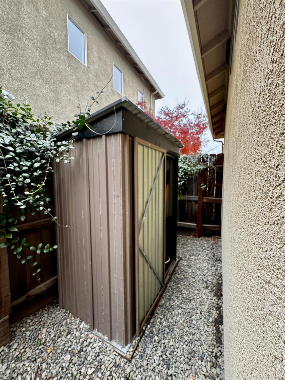 2945 W vine Ave, Visalia, CA 93291