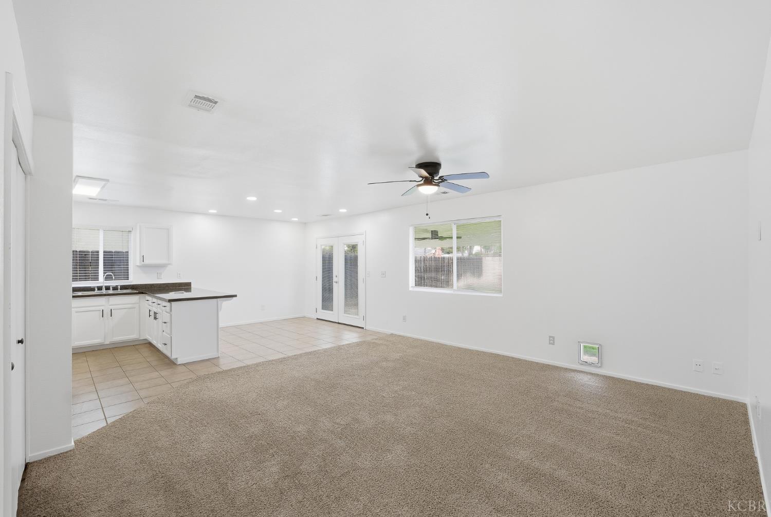 1300 Lark Cir, Hanford, CA 93230