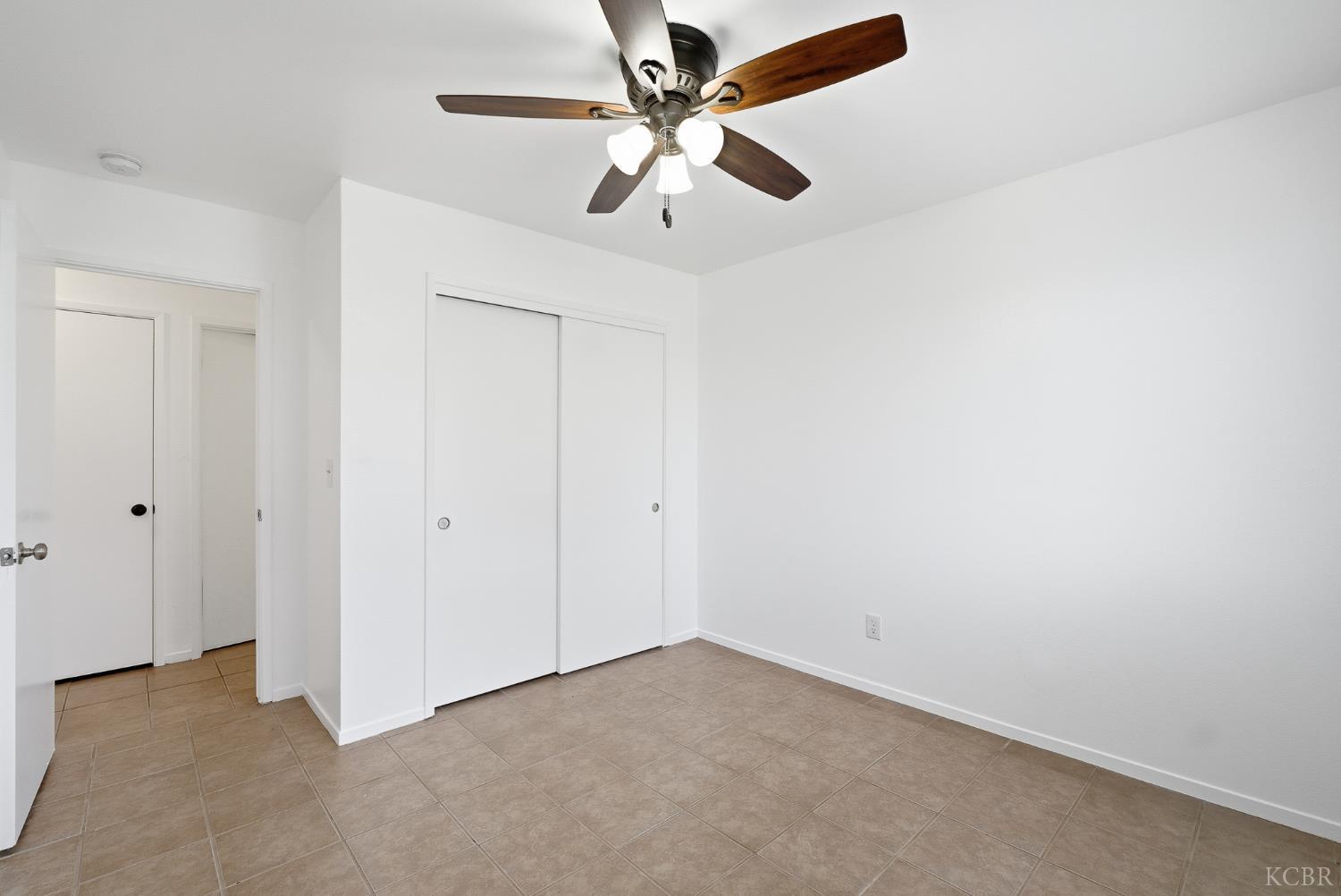 1300 Lark Cir, Hanford, CA 93230