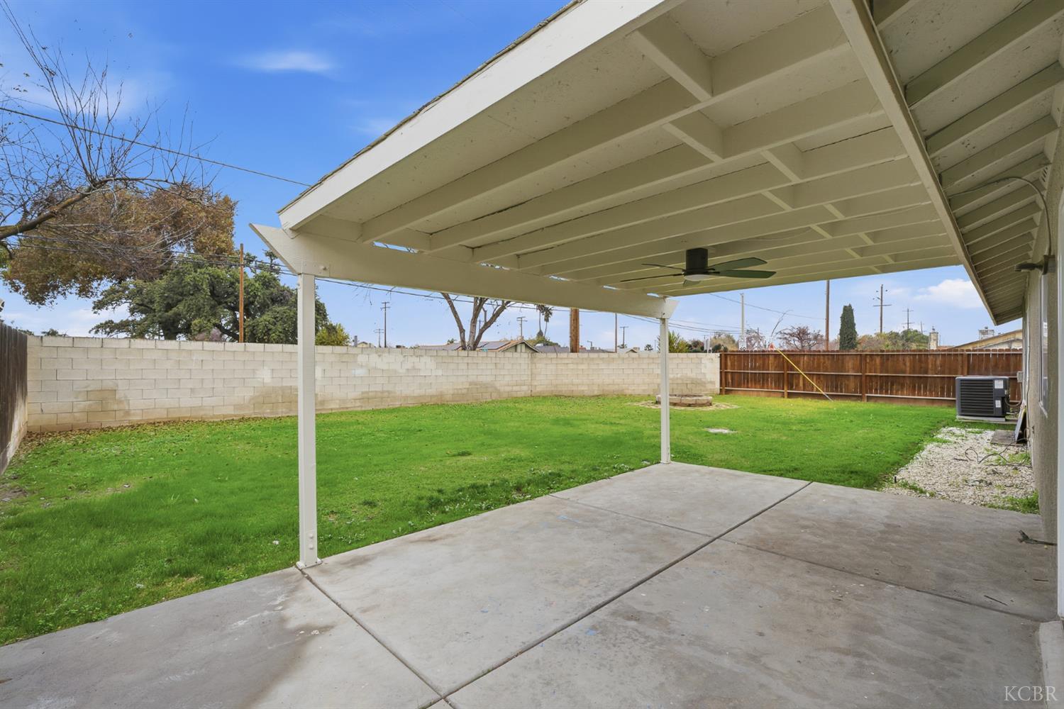 1300 Lark Cir, Hanford, CA 93230