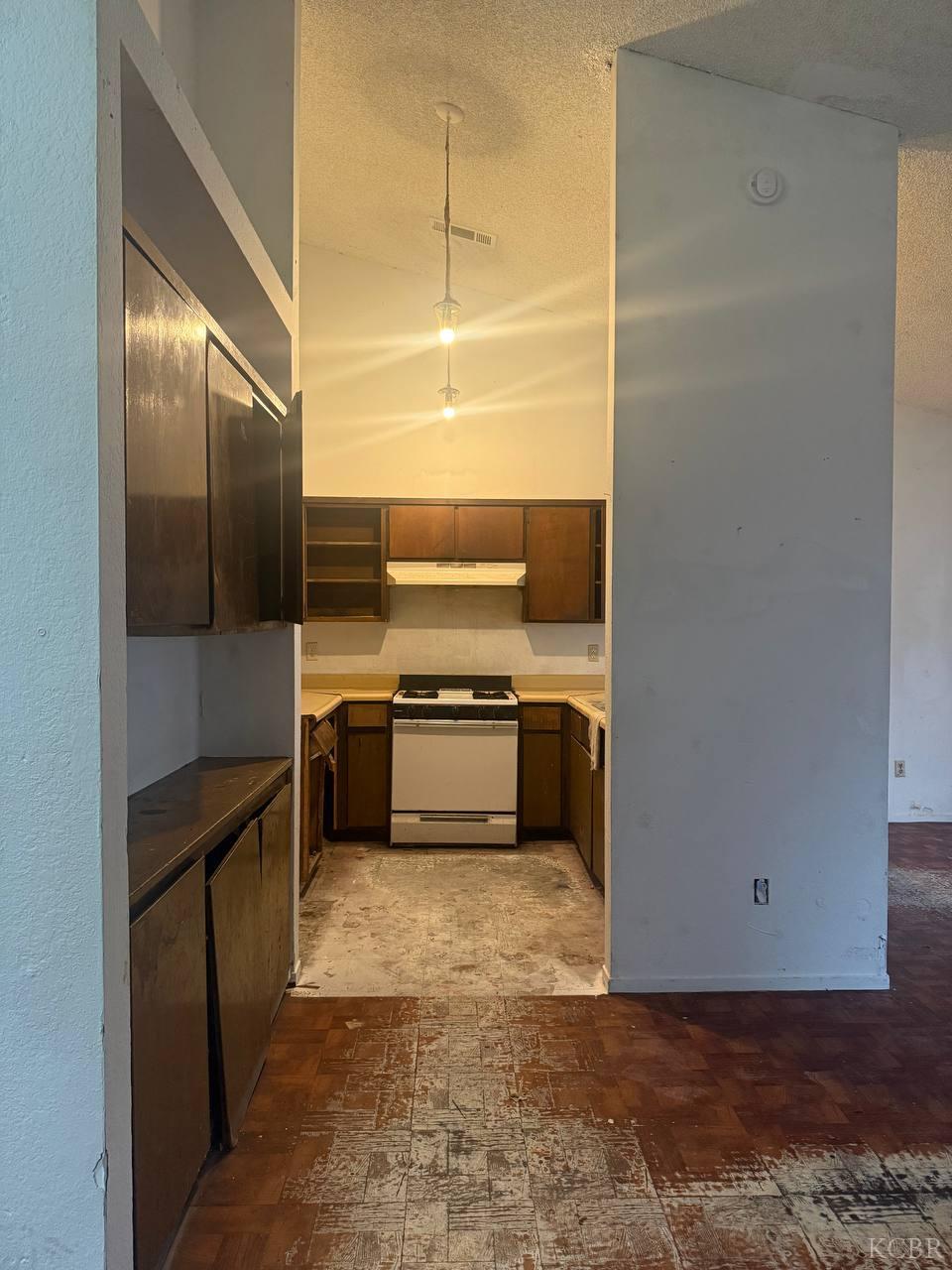 1644 N Tipton St, Visalia, CA 93292