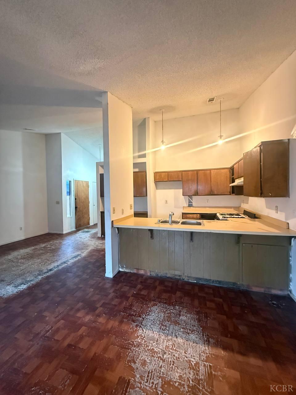 1644 N Tipton St, Visalia, CA 93292