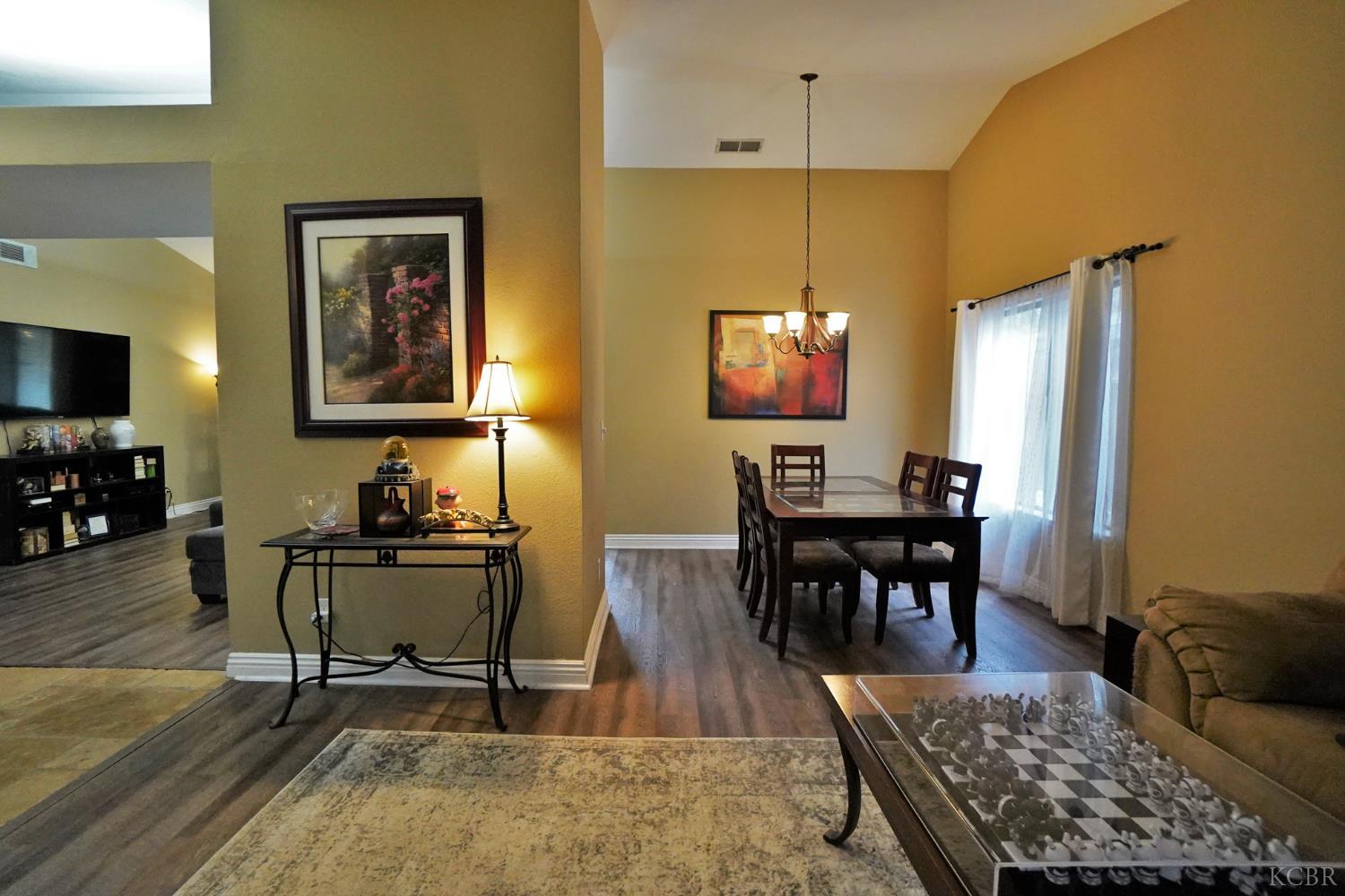 1230 W Sierra Ave W, Fresno, CA 93711