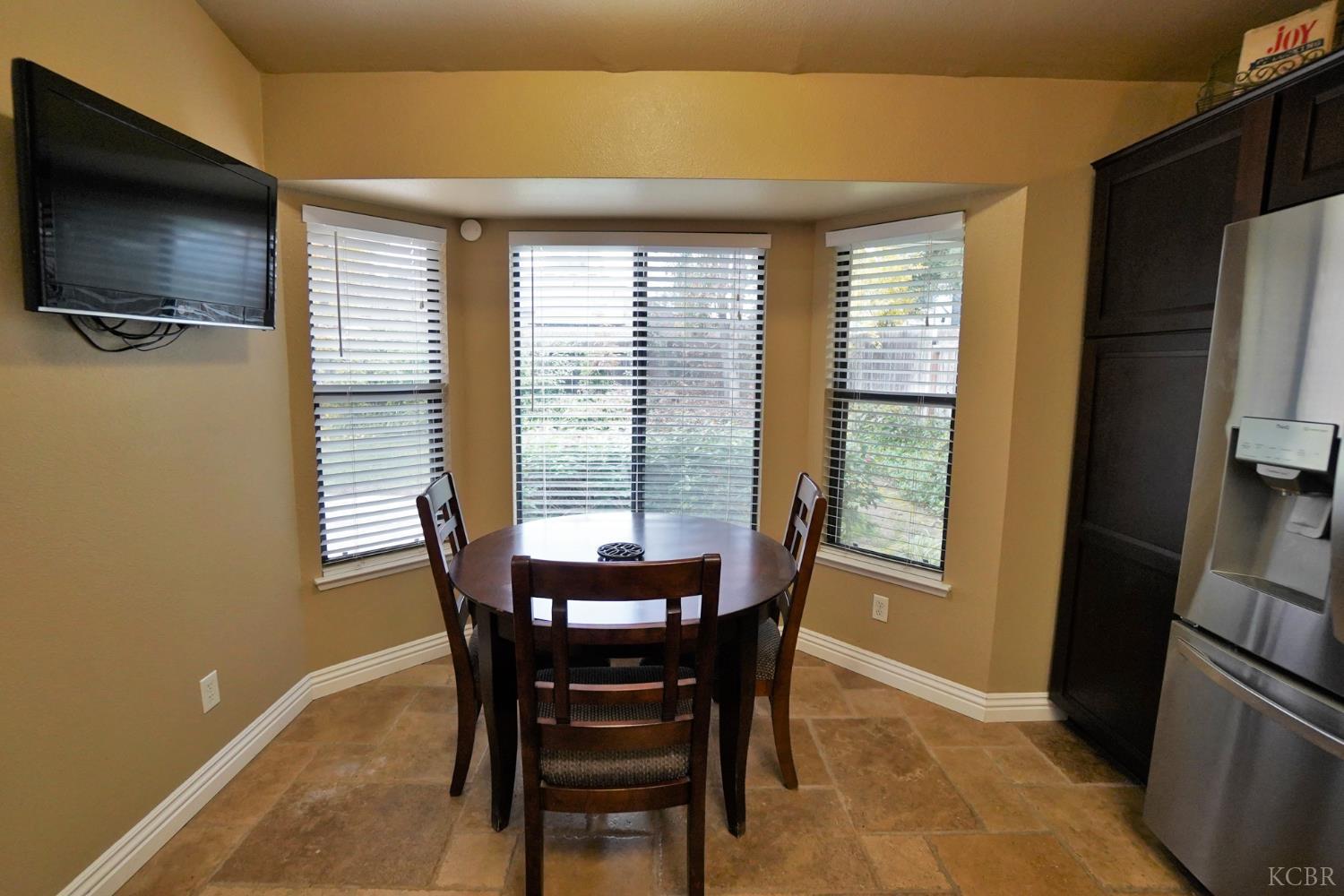 1230 W Sierra Ave W, Fresno, CA 93711