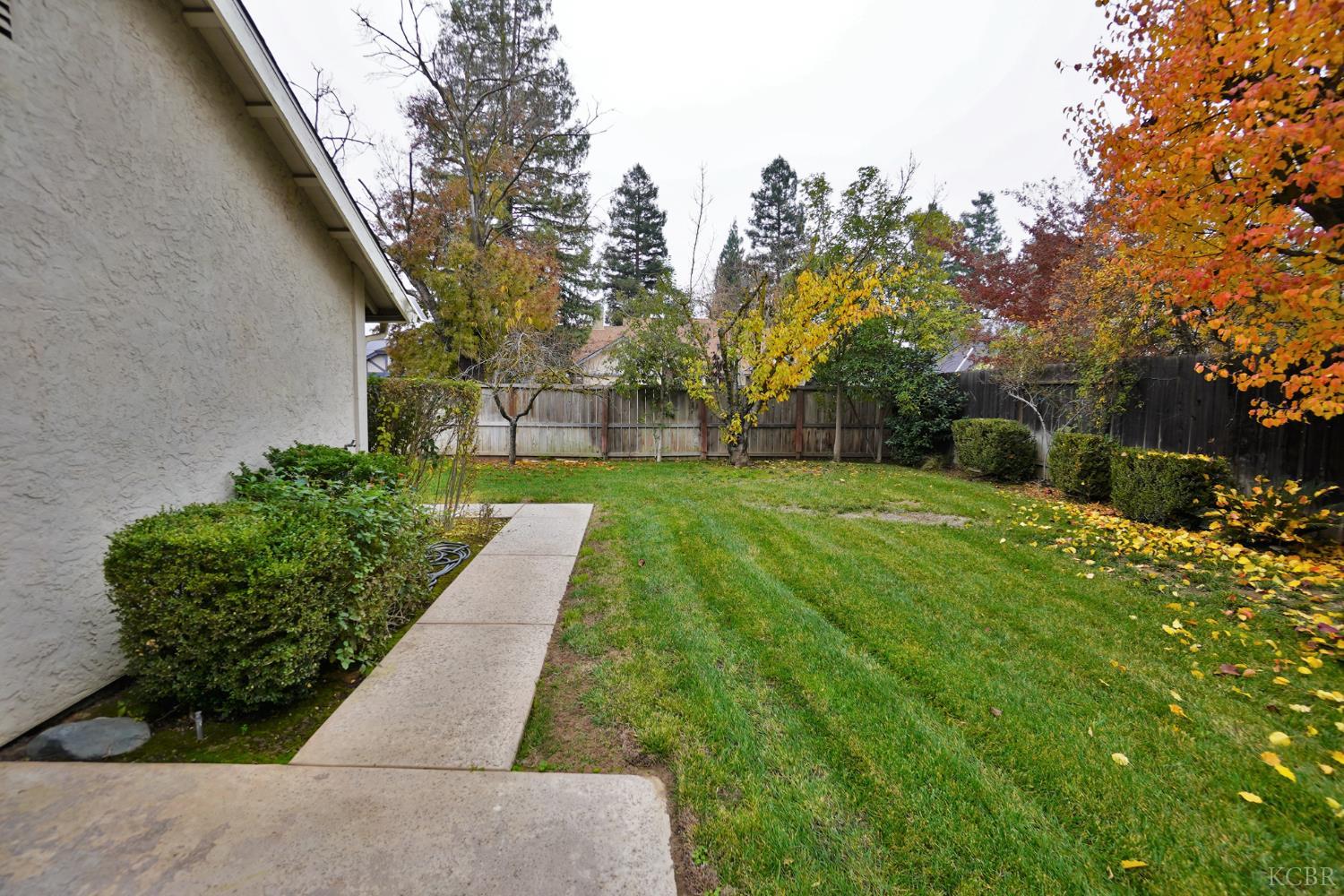 1230 W Sierra Ave W, Fresno, CA 93711