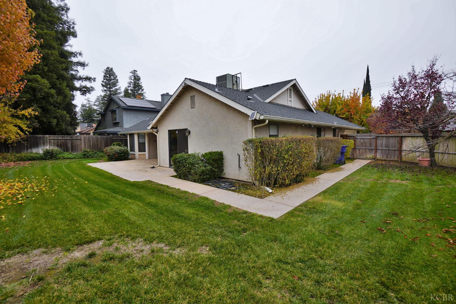 1230 W Sierra Ave W, Fresno, CA 93711