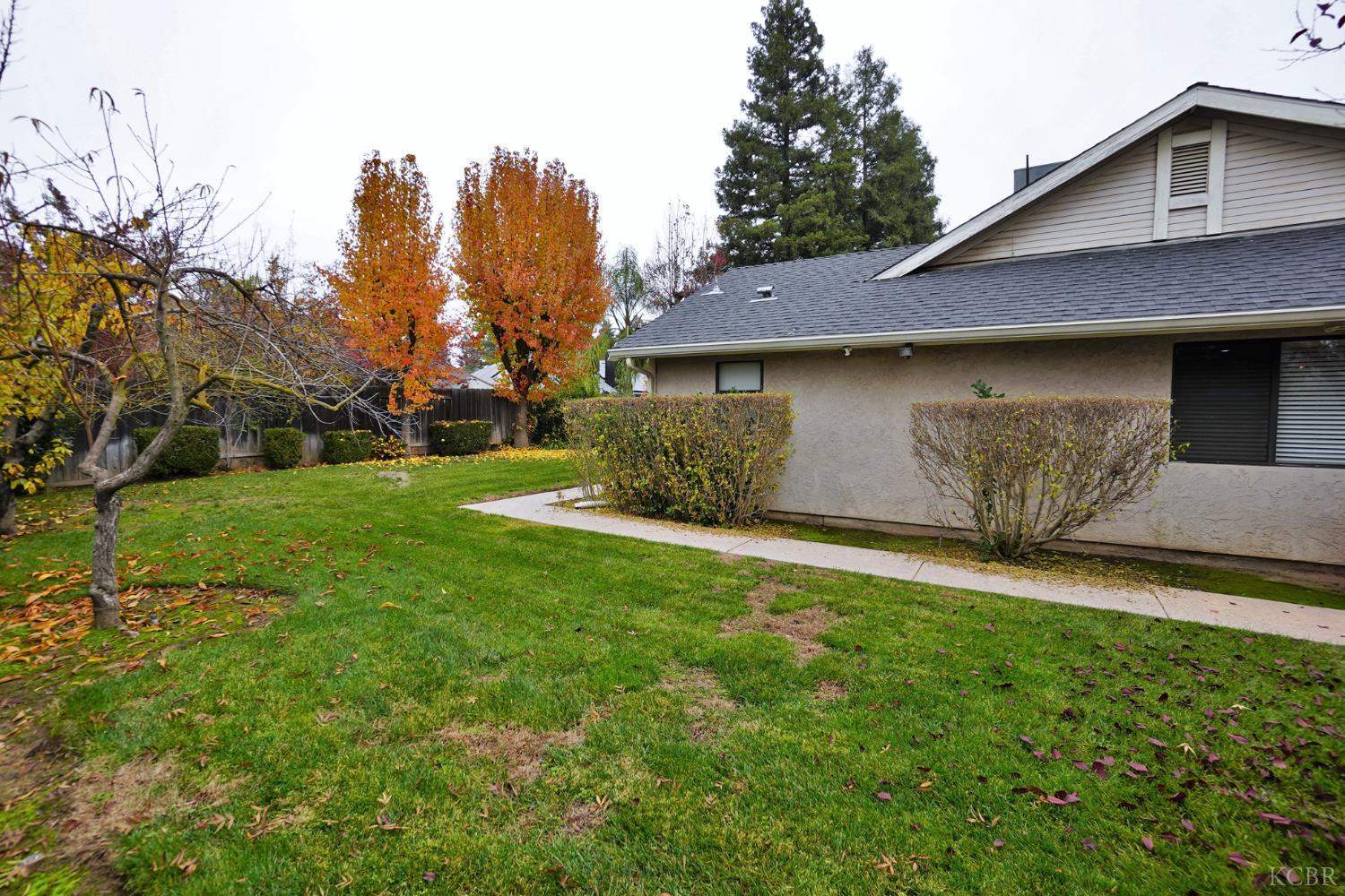 1230 W Sierra Ave W, Fresno, CA 93711