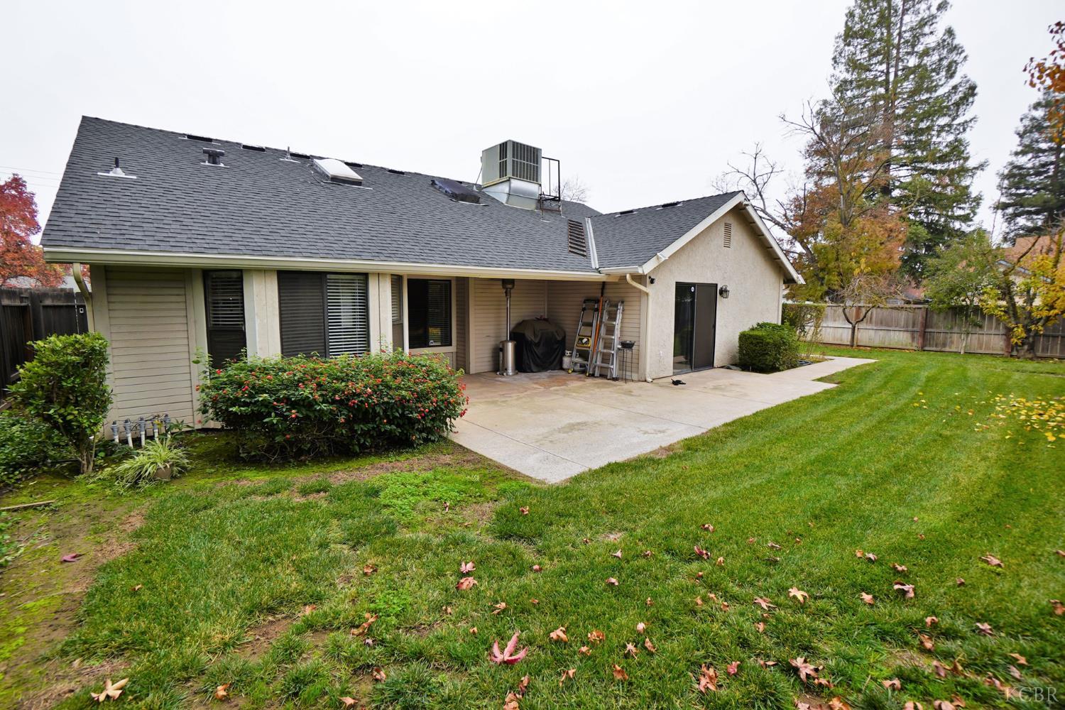 1230 W Sierra Ave W, Fresno, CA 93711