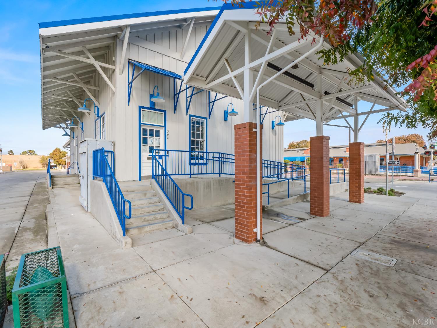 504 W 7th, Hanford, CA 93230