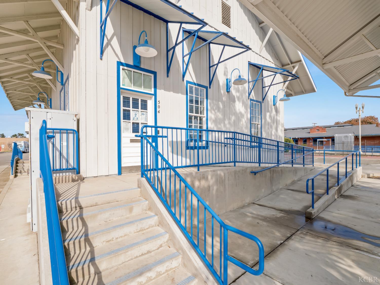 504 W 7th, Hanford, CA 93230