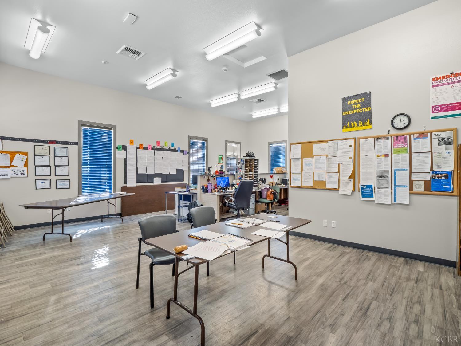 504 W 7th, Hanford, CA 93230