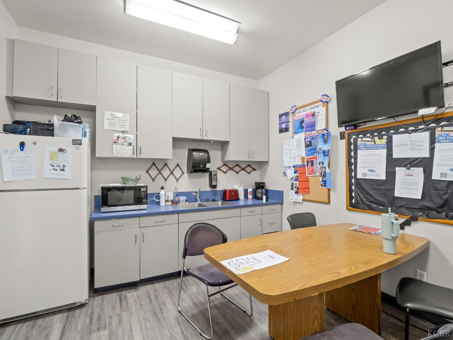 504 W 7th, Hanford, CA 93230