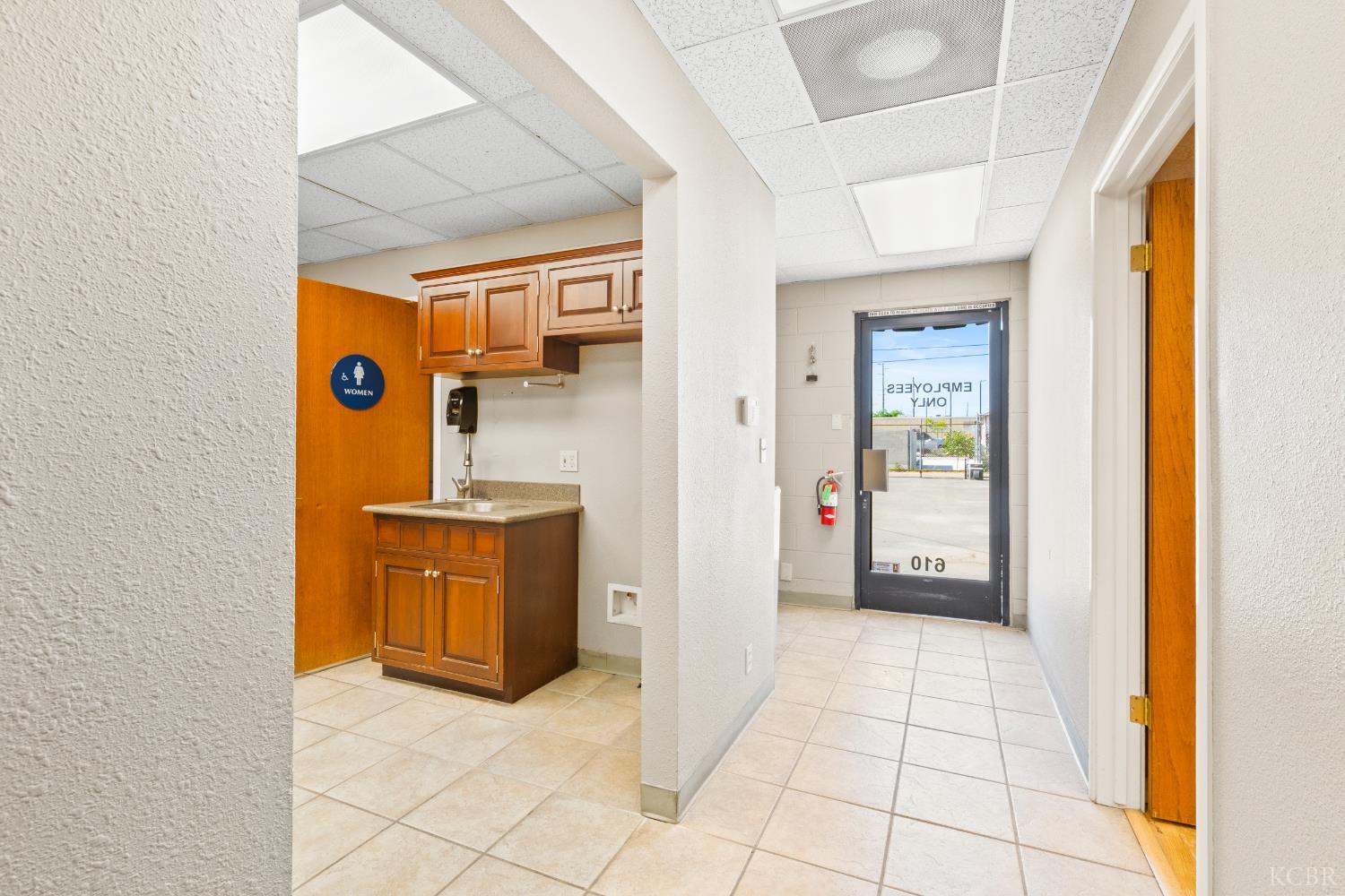 610 W 7th St., Hanford, CA 93230