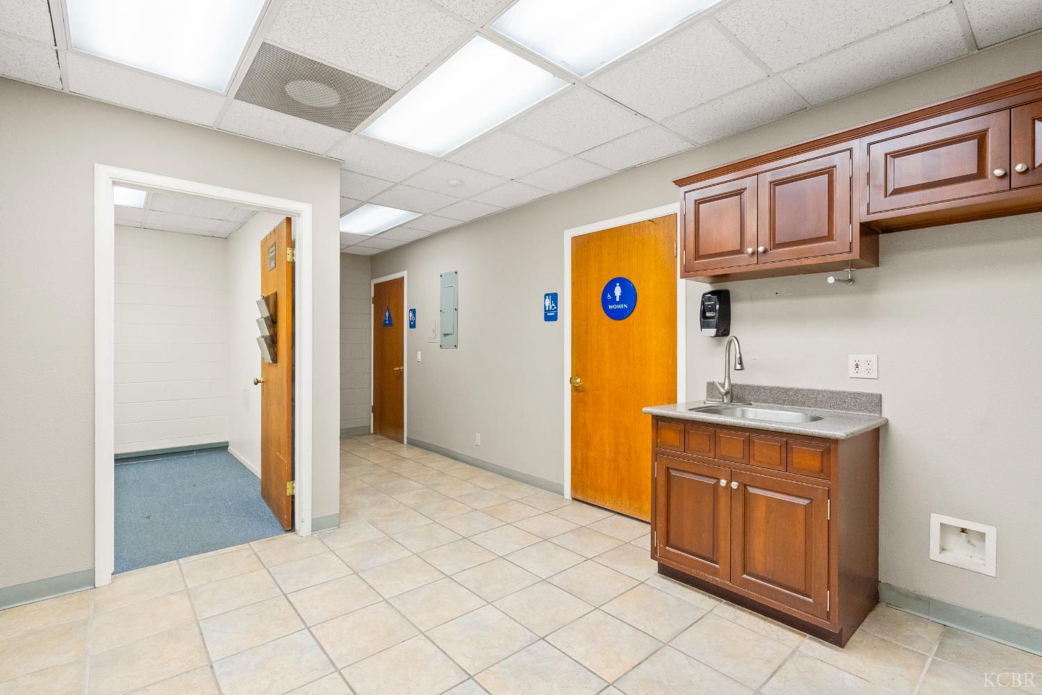 610 W 7th St., Hanford, CA 93230