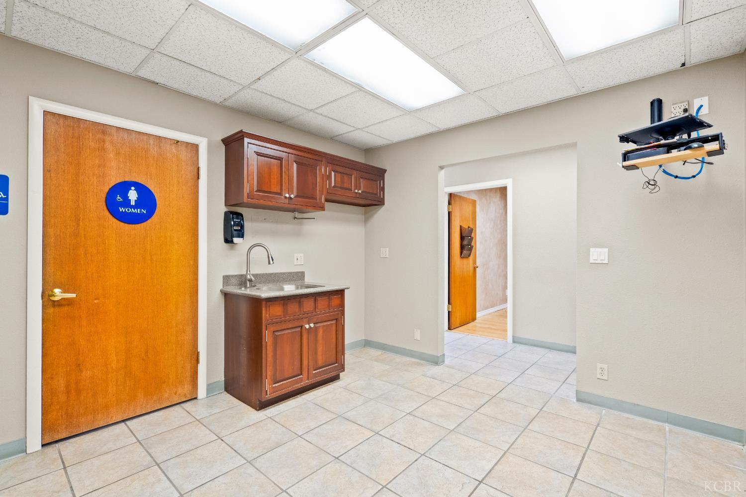 610 W 7th St., Hanford, CA 93230
