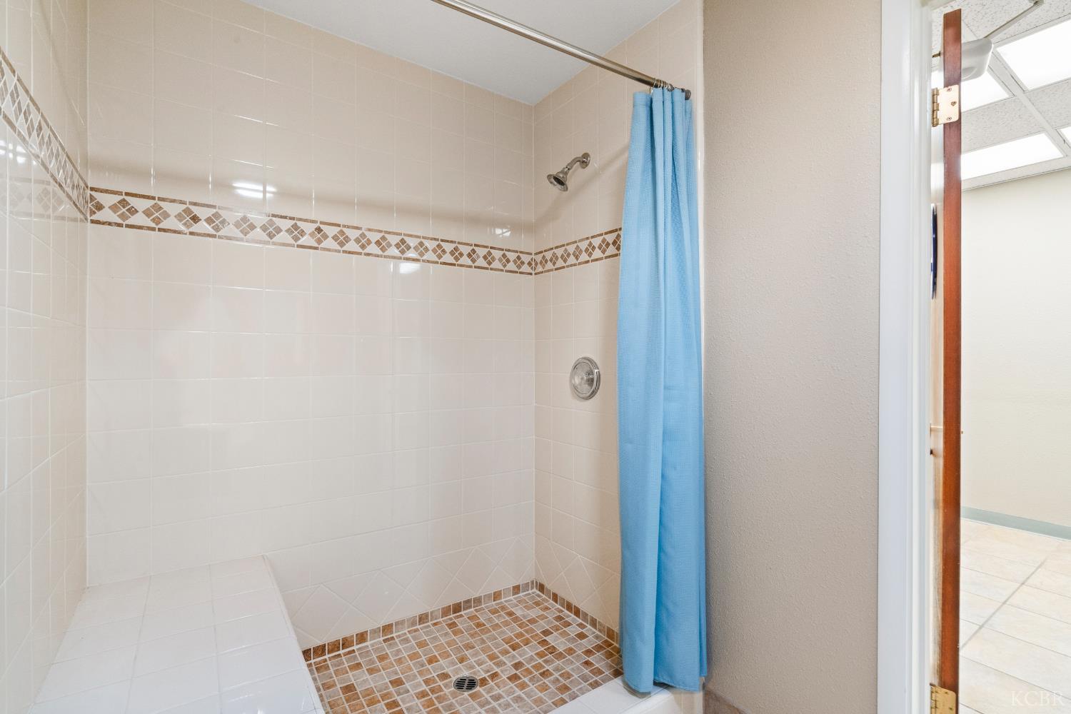 610 W 7th St., Hanford, CA 93230