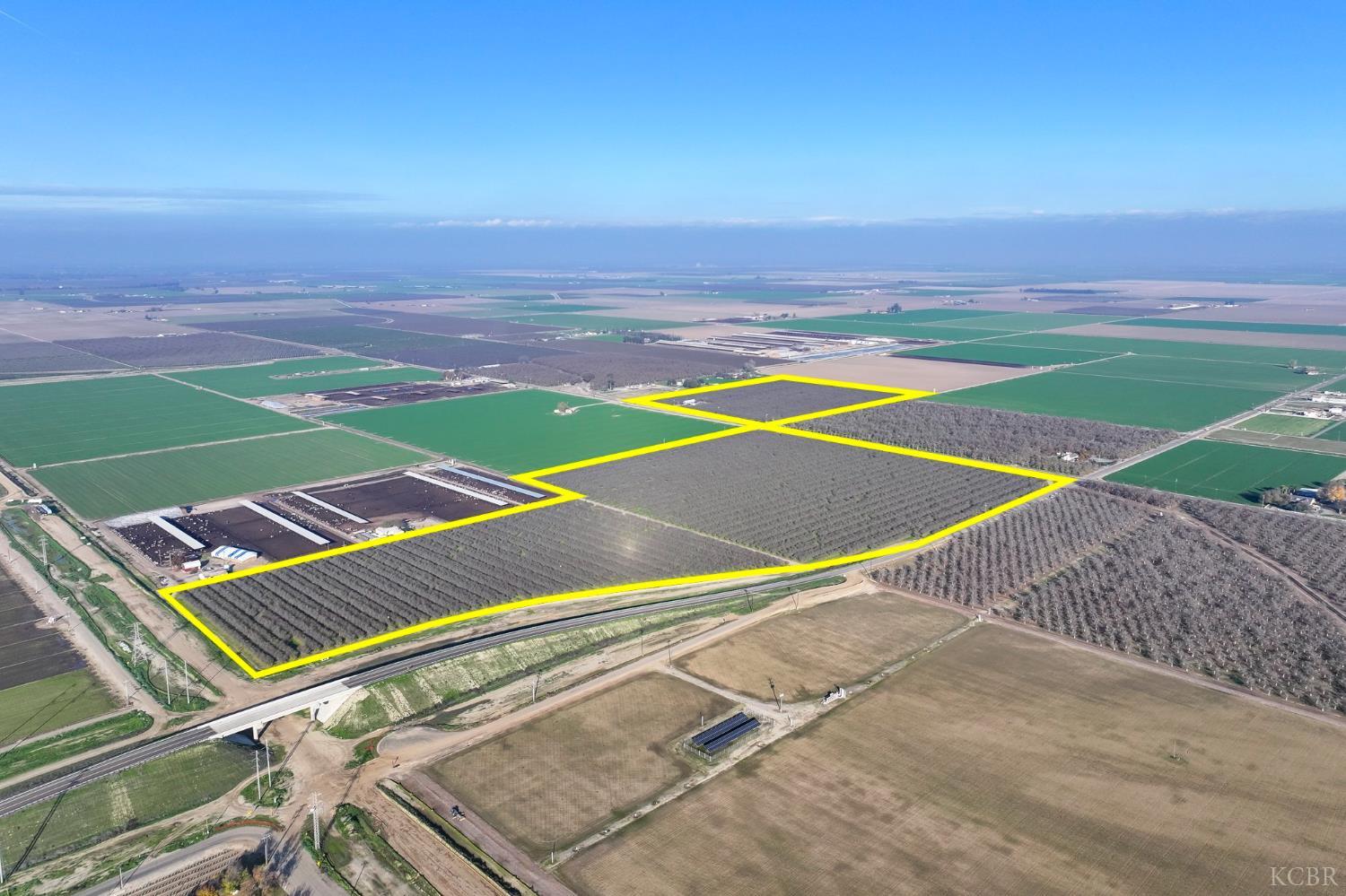 7639 7th Ave, Hanford, CA 93230