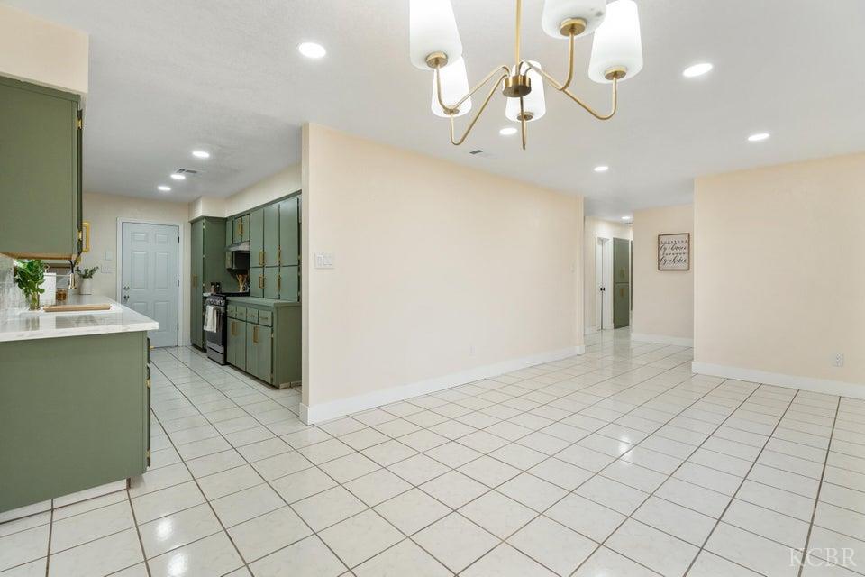 237 W Glendale Ave, Lemoore, CA 93245