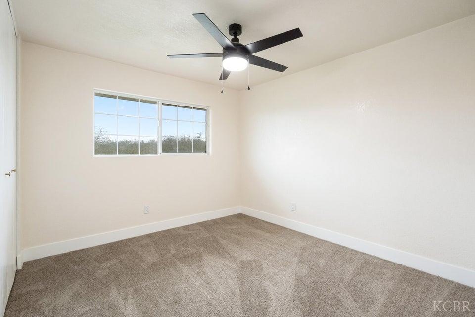 237 W Glendale Ave, Lemoore, CA 93245